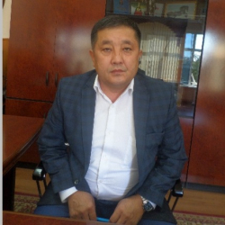 Жоошбек Коеналиев Азиз Суракматовдун ордуна шаар жетекчиси болууну көздөп жатат