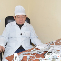 Хашим Зайналиев: “Ак үй - бул Жээнбековдун менчиги эмес, элдин байлыгы”