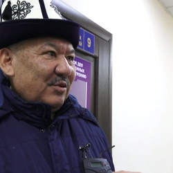 Азимбек Бекназаров депутаттарга, бийликке, шайлоо үчүн күрөшүп жаткандарга, кыргыз элине чукул Кайрылуу жасады