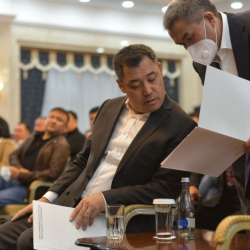 Садыр Жапаров эмнеге оппозициялык күчтөр менен бирикпей калганын айтты