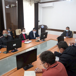 Оштогу ишканаларда 60 жаштан өткөн курактагылар онлайн режимде иштемей болду