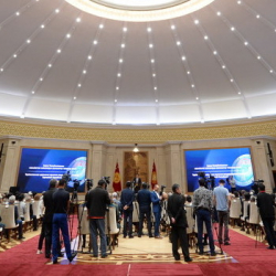 Бүгүнкү жыйында төрага шайланышы мүмкүн. Ага Канат Исаев талапкер