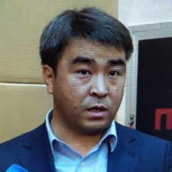 Жанар Акаев: “...шымымды чечип көрсөтүп беремин”