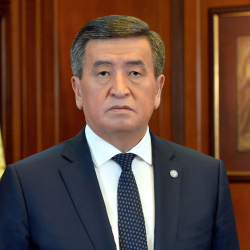 Улуу Британия Президент Сооронбай Жээнбековдун мыйзамдуу бийлик органдарынын колдойт