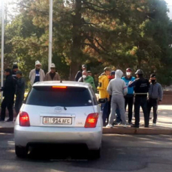 Жапаровдун тарапташтары  “Ысык-Көл” мейманканасына бет алышты