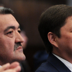 Сапар Исаков менен Албек Ибраимов дагы деле абакка кайтып келе элек. Аларга карата кылмыш иши козголду.