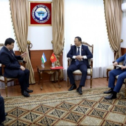 Аянттын ээси, митингдин “мистери” Руслан Казакбаев расмий кызматын баштады