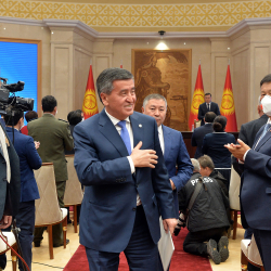 Сооронбай Жээнбеков: 