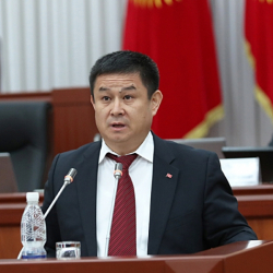 Досалы Эсеналиев Мамлекеттик кадр кызматынын директору болуп дайындалды.