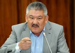 Видео - Бекназаров: Камчи, братишка, в коррупционной схеме Матраимов – лишь солдат. Там замешаны более крупные фигуры