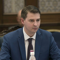 Кыргызстандан Артем Новиков ЕЭКке өкүл болот