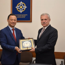 СҮРӨТ - Руслан Казакпаев Орусияда ЖККУнун башкы катчысы менен жолукту