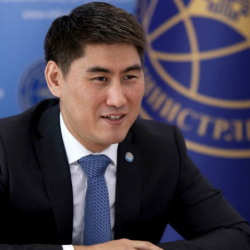 Чыңгыз Айдарбеков: «Эртең эмес, эл бүгүн жакшы жакка өзгөрүүлөрдү күтүп жатат»