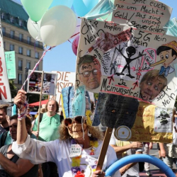 Британияда карантинге каршы акция өттү