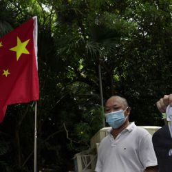 Кытай Тайванга курал-жарак жеткирүүгө катышкан АКШнын үч ири компаниясына санкция киргизүүнү пландап жатат