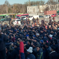 «Үмүт» саясий кыймылы парламенттик кайра шайлоону 20-декабрда өткөрүүнү талап кылды