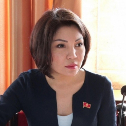 Сурабалдиева: «Бийликке жаштар келсин деген талап менен Садыр Жапаров мени бул кызматка сунуштады»