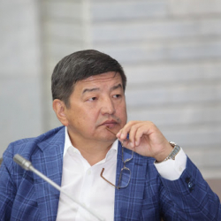 Акылбек Жапаров: «Керек болсом мага бирөө байланышып коет го дегем»