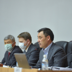 Садыр Жапаров министрликтердин жана мекемелердин жетекчилерине бир катар тапшырмаларды берди