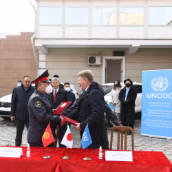 СҮРӨТ - БУУнун баңгизаттар жана кылмыштуулук боюнча башкармалыгынын ИИМдин БМЖКККга  автоунааларды берүү актысына кол коюу аземи болуп өттү