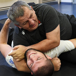 UFC уюмунун башчысы Хабиб Нурмагомедовду атасынын элеси үчүн жеңиштеринин санын 30:0 кылышы керектигин айтты