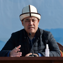 Премьер-министр: «Долбоордо жарымы бир мандаттуу, жарымы партиялык деп көрсөтүлдү»