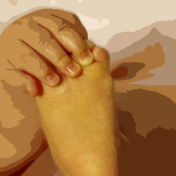 Ошто 20 жаштагы кыз ажатканада төрөп, баласын баштыкка ороп балконго таштап койгон