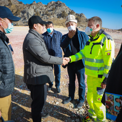 Садыр Жапаров «КАЗ Минералз Бозымчак» кенинин иши менен таанышты
