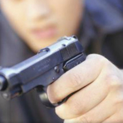 Кара-Сууда айдоочуну тапанча менен коркутуп 5.5 миллион сомун тартып алган каракчылар колго түштү