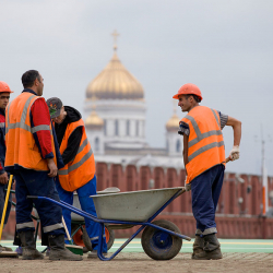 Россиядагы кыргыз мигранттардын ордун түркмөндөр ээлейт