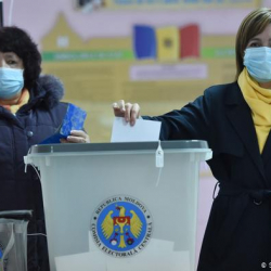 Молдовада президенттик шайлоонун экинчи айлампасы өтүп жатат