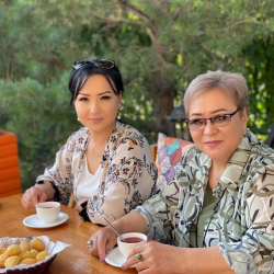 Неля: Жаркылдаган апакемди акыркы сапарга узаттым. Күнүмдөн айрылдым…