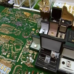 Соттолгон чиновниктердин мүлкү сатыкка коюлду