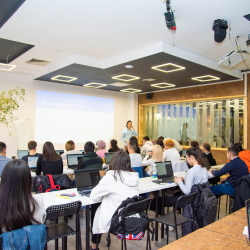 Тысячу кыргызстанцев обучат профессии IT-специалиста бесплатно