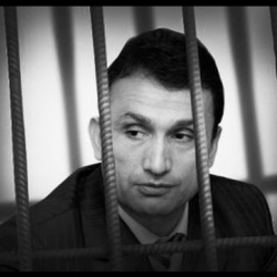 Тажикстанда түрмөдө отурган оппозициячыл саясатчы Эмомали Рахмондон ырайым суроодон баш тартты