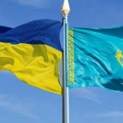 Казакстан Украиналык делегаттардын ПЧР тестинин мөөнөтү өтүп кеткени үчүн жолугушууга кабыл алуудан баш тартты