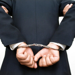 По факту злоупотреблением должностным положением задержан полномочный представитель Президента