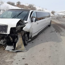 Үлпөт тойго чыккан кортеждеги унаа жол кырсыгына кабылып, эки адам жабыркады