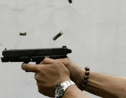 “Биринин курткасын тешип өтүп кеткен” Нарында ок атылып, жаракат алган киши ооруканага жаткырылды