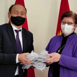 СҮРӨТ - Кыргызстанга Германиядан Covid-19 менен күрөшүүдө жардам берүүгө эксперт-дарыгерлердин тобу келди