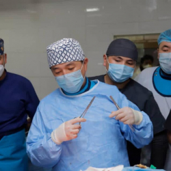 ВИДЕО - Кыргызстанда биринчи ирет уникалдуу операция жасалды