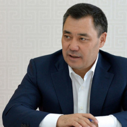 БШК: Садыр Жапаров кол топтоо баракчасын тапшырды