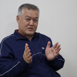 Бектур Асанов: «Конситиуциялык кеңешмеде «чимкириктер», «дүжүр чалдар», «акшакалдар» армиясы толуп алышты»