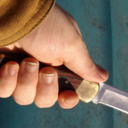 23 жаштагы кыз өзүнүн өмүрүнө кол салды