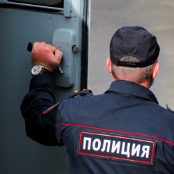 Полиция кызматкери өспүрүмдү травматикалык тапанча менен жарадар кылды