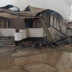 ВИДЕО - Баткен облусундагы мектептердин биринен өрт чыкты