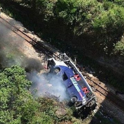 Бразилияда кулаган автобустан 17 жүргүнчү каза болуп, 23 адам жаракат алды