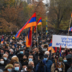 ВИДЕО - Арменияда Пашиняндын отставкасын талап кылган митинг башталды