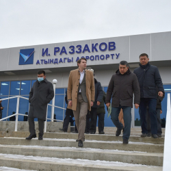 СҮРӨТ - Исфана шаарынын аэропортуна Исхак Раззаковдун наамы ыйгарылды