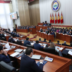 Жогорку Кеӊештин төрагасынын алдында миграция жана чет өлкөлөрдөгү диаспоралар маселелери боюнча кеӊеш түзүлдү